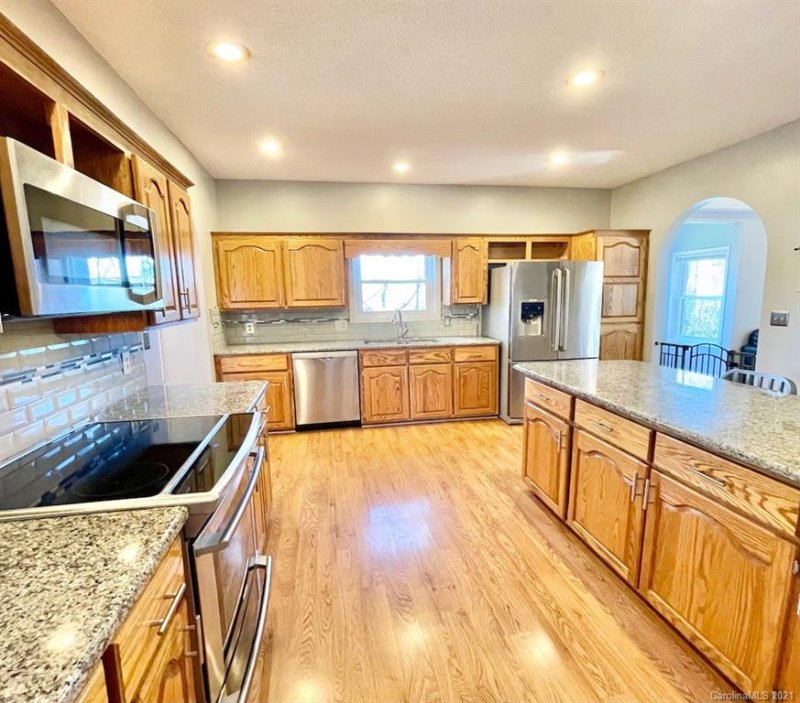 Property image 5 at 6309 Mountainside Drive, Hickory, NC 28601