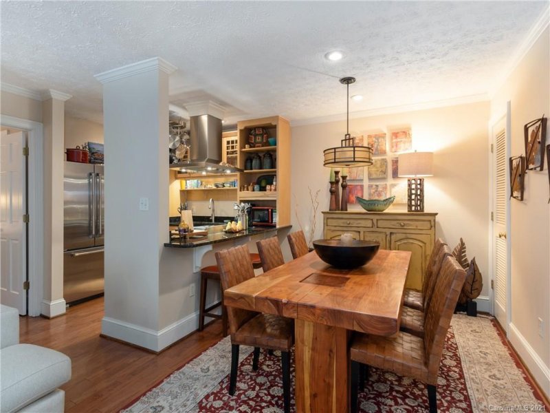 Property image 5 at 40 Ravencroft Lane, Asheville, NC 28803