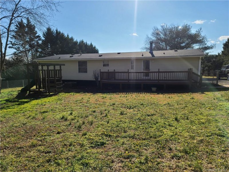 Property image 2 at 382 Deerchase Circle, Statesville, NC 28625