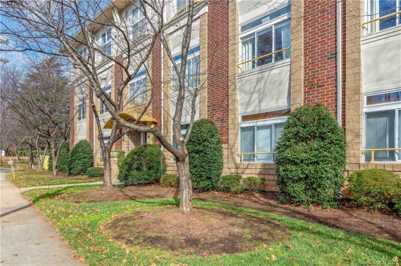 Property image 2 at 404 Laurel Avenue, Charlotte, NC 28204