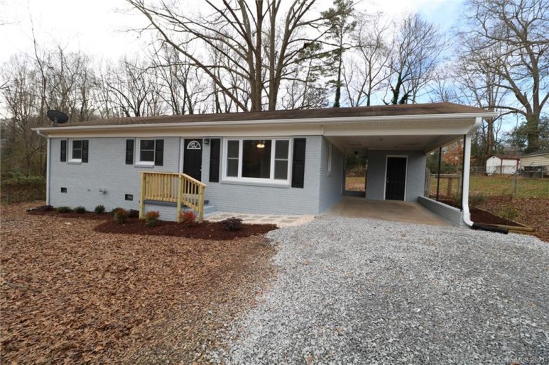 1817 Old English Drive