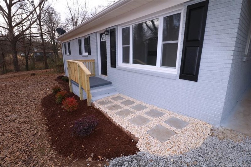 Property image 2 at 1817 Old English Drive, Gastonia, NC 28054