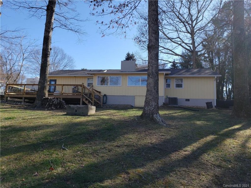 Property image 5 at 6 Dewberry Drive, Hendersonville, NC 28792