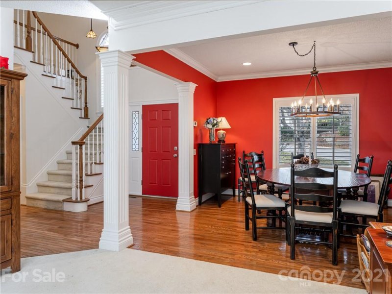 Property image 5 at 18 Tiverton Lane, Asheville, NC 28803