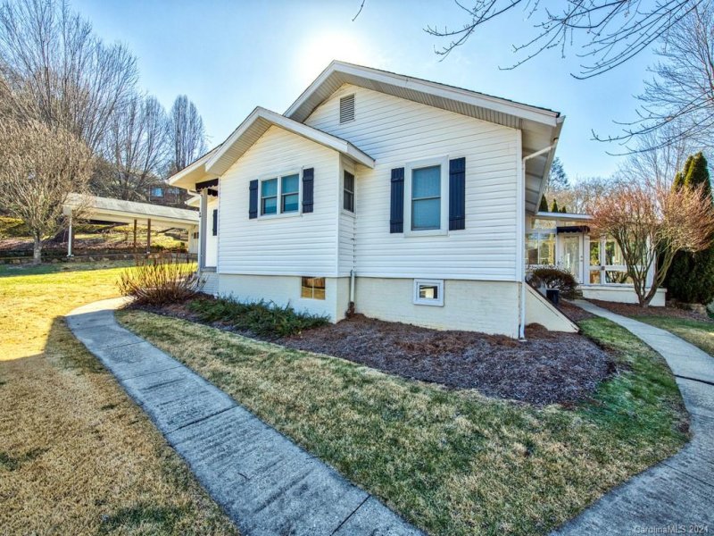 Property image 2 at 2 Roberts Street, Canton, NC 28716