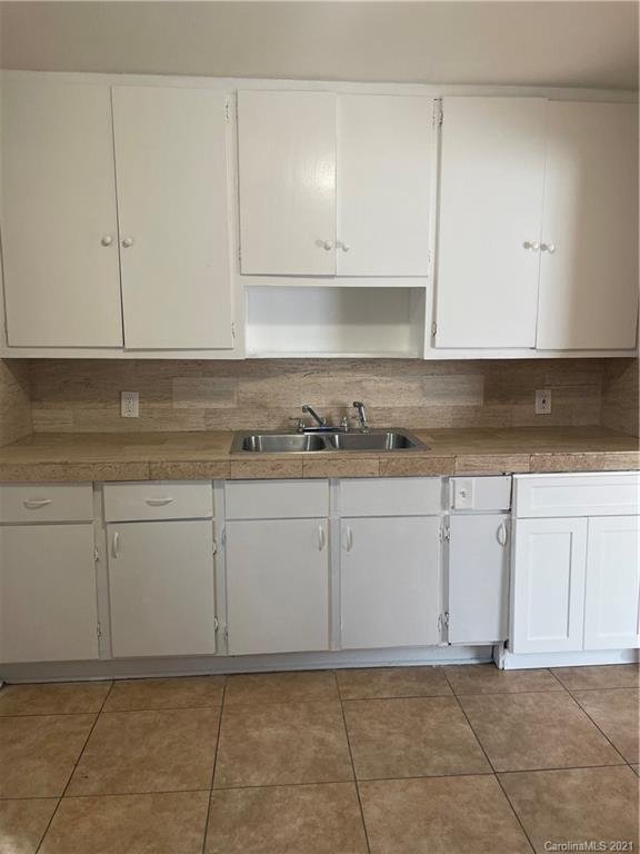 Property image 2 at 820 West Boulevard, Charlotte, NC 28203