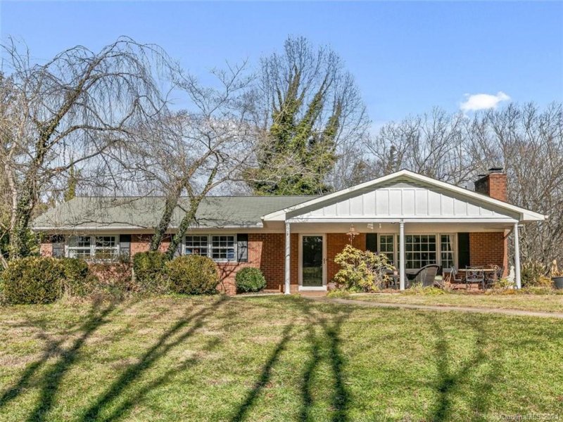 Property image 2 at 14 Mayfair Drive, Candler, NC 28715