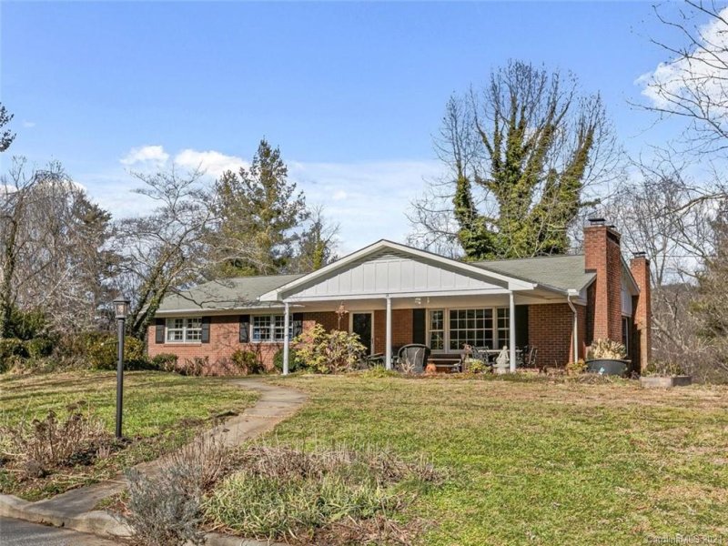 Property image 3 at 14 Mayfair Drive, Candler, NC 28715