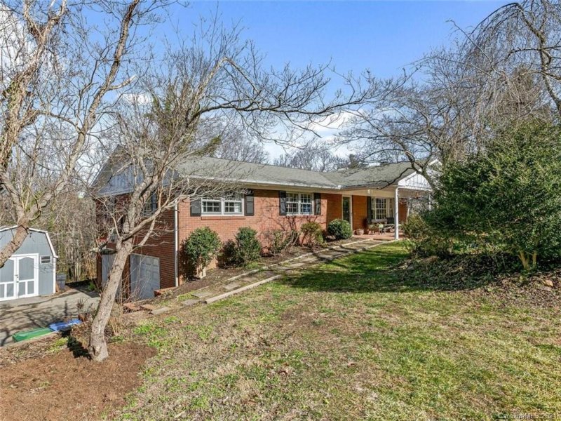 Property image 4 at 14 Mayfair Drive, Candler, NC 28715