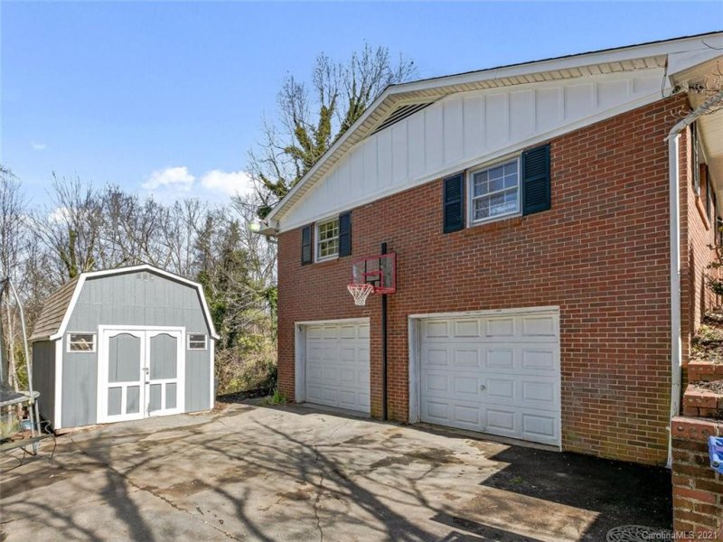 Property image 5 at 14 Mayfair Drive, Candler, NC 28715