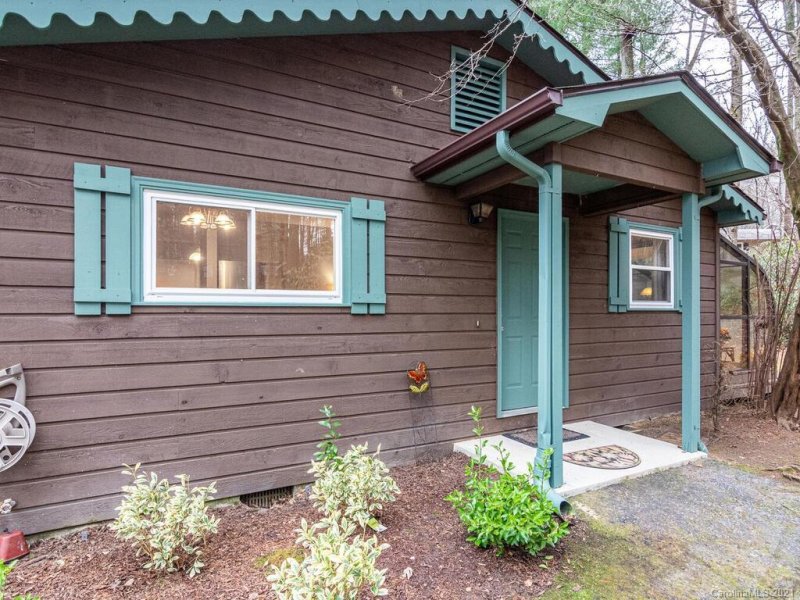 Property image 2 at 3210 Debbie Drive, Hendersonville, NC 28791