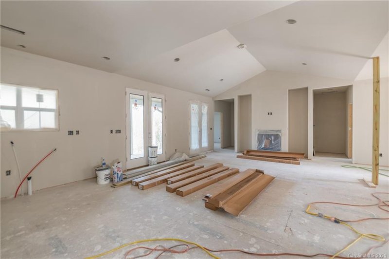 Property image 3 at 113 Wisdom Cove Road, Flat Rock, NC 28731