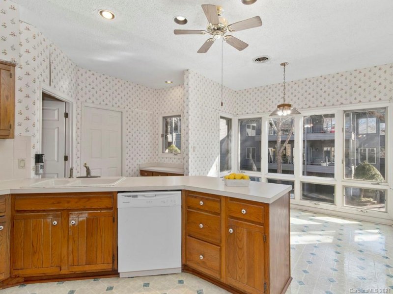 Property image 4 at 400 Charlotte Street, Asheville, NC 28801