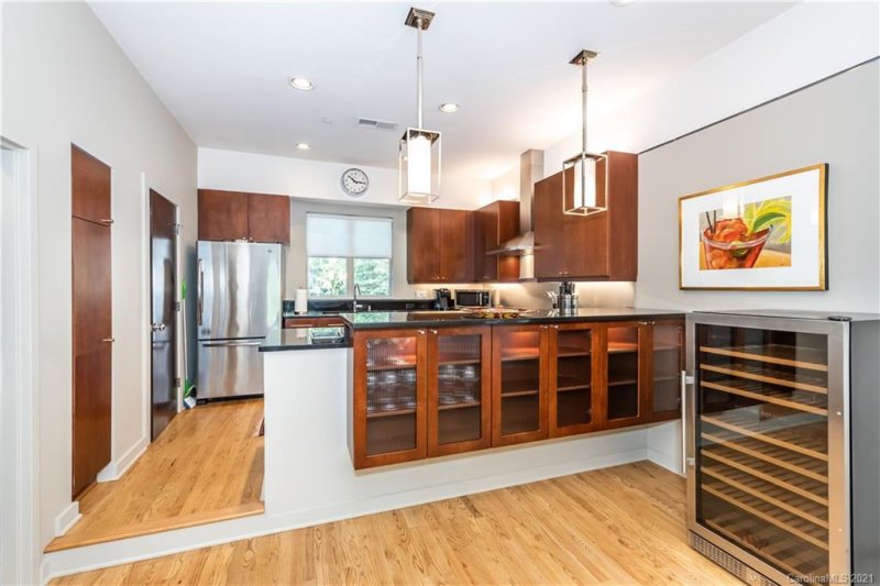 Property image 4 at 1150 Park West Drive, Charlotte, NC 28209