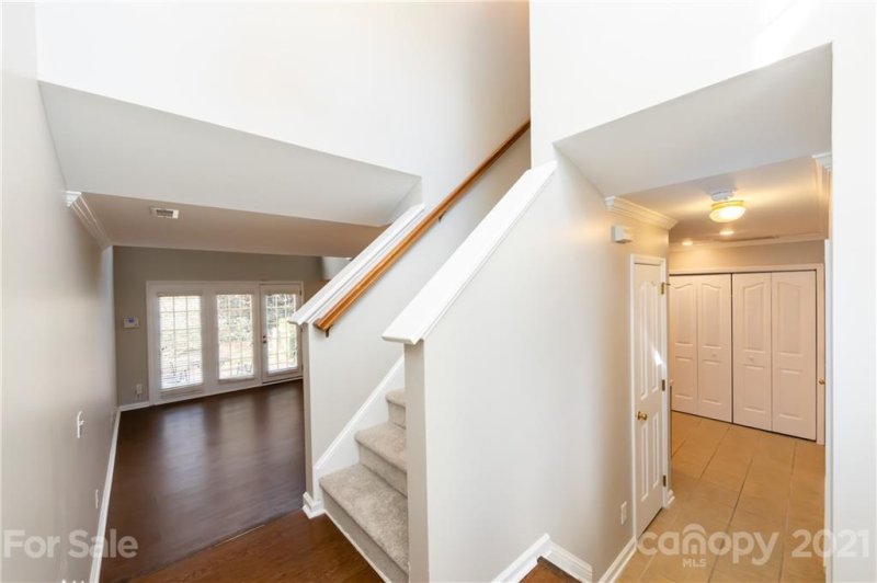 Property image 5 at 8713 Fox Chase Lane, Charlotte, NC 28269