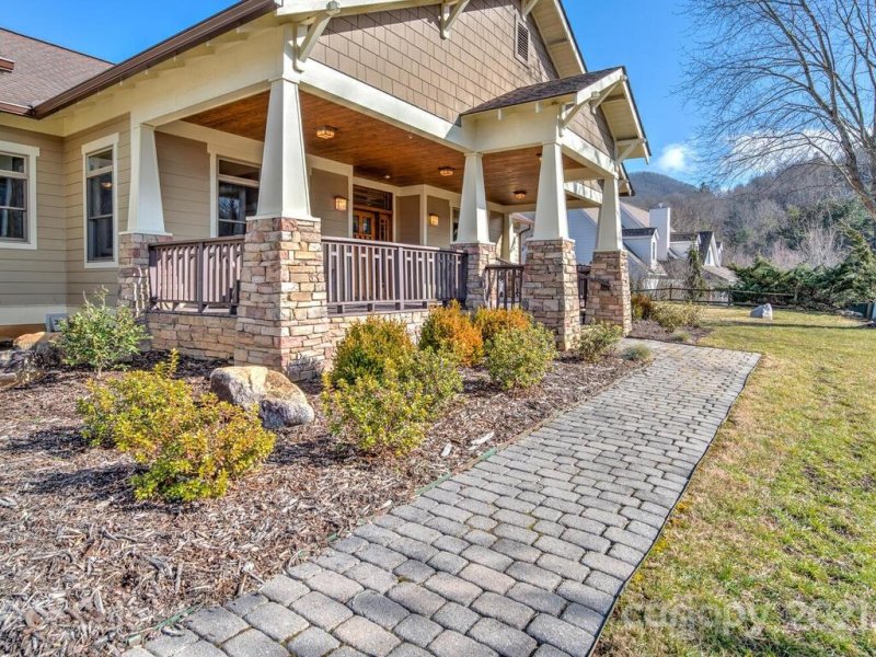 Property image 3 at 25 Bridle Path Drive, Barnardsville, NC 28709