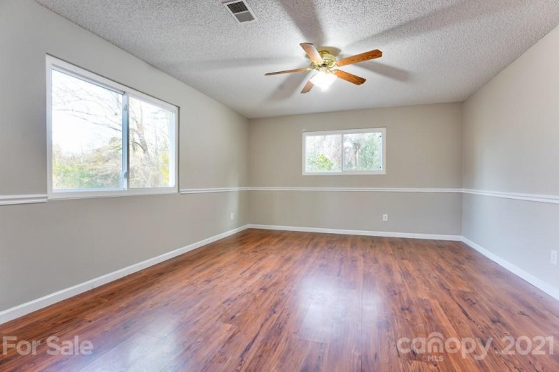 Property image 4 at 638 Morningside Road, Charlotte, NC 28214