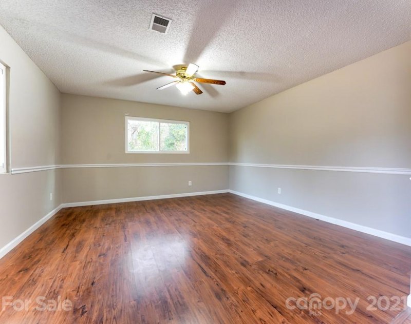 Property image 5 at 638 Morningside Road, Charlotte, NC 28214