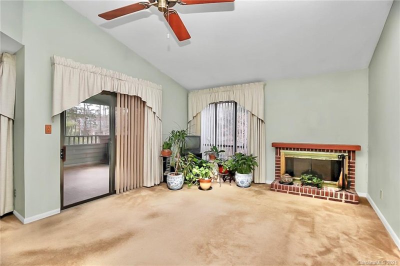 Property image 4 at 8055 Cedar Glen Drive, Charlotte, NC 28212