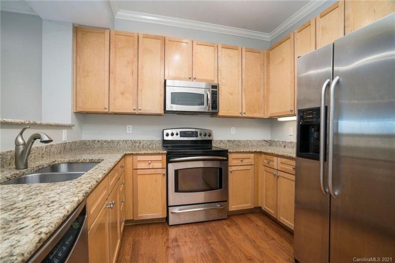 Property image 4 at 721 Governor Morrison Street, Charlotte, NC 28211