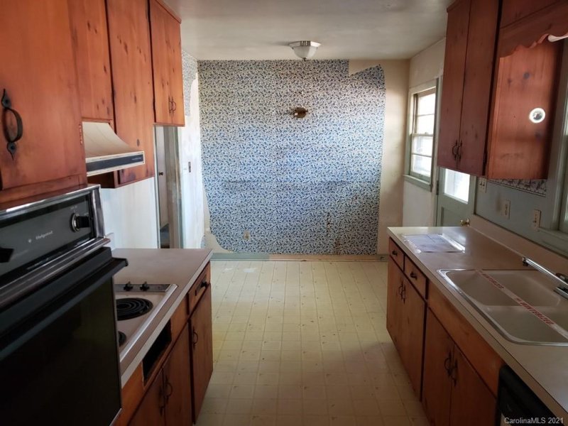 Property image 5 at 13 Beechwood Road, Asheville, NC 28805