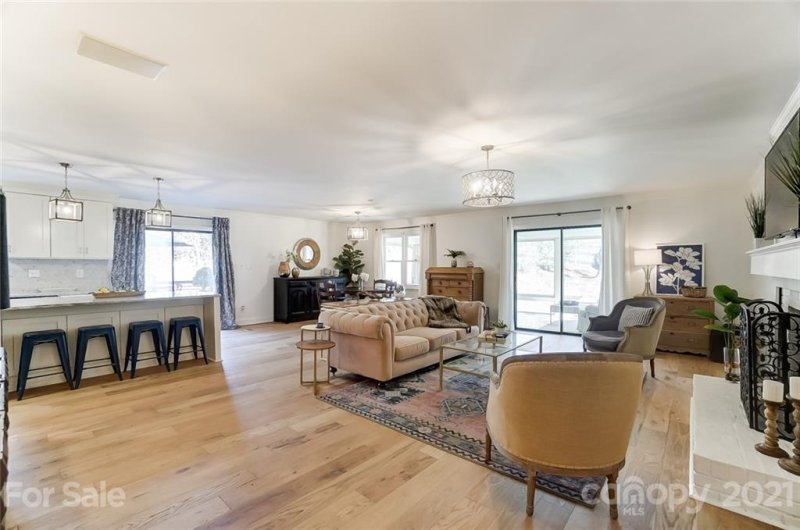 Property image 4 at 7119 Hillside Lane, Charlotte, NC 28226