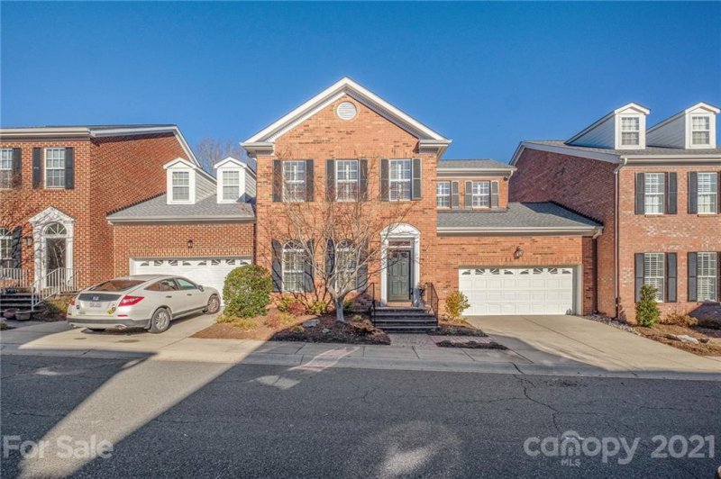 9405 Bonnie Briar Circle