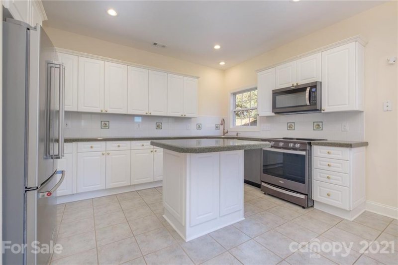 Property image 4 at 9405 Bonnie Briar Circle, Charlotte, NC 28277