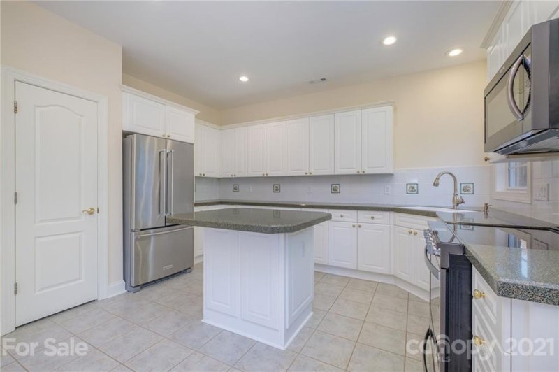 Property image 5 at 9405 Bonnie Briar Circle, Charlotte, NC 28277