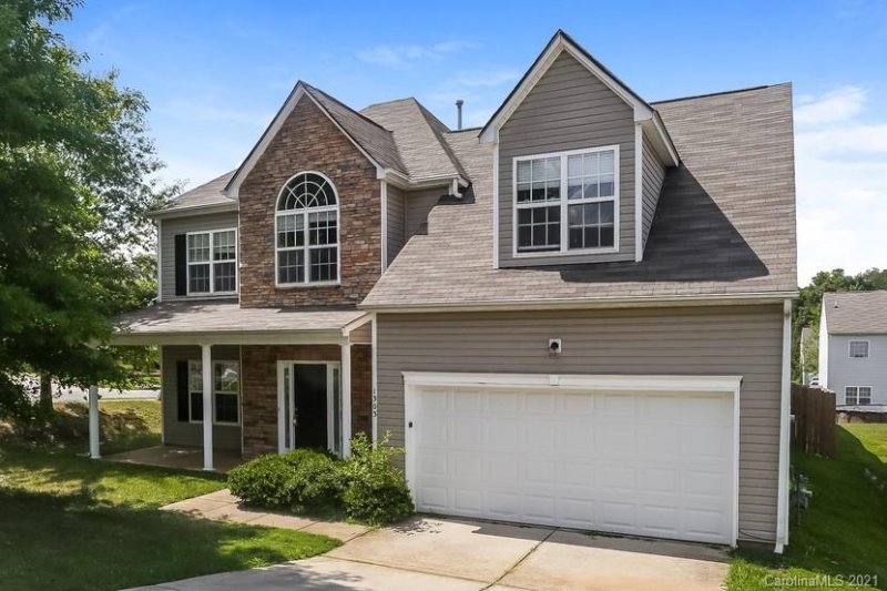 Property image 2 at 1303 Kersey Glen Lane, Charlotte, NC 28216