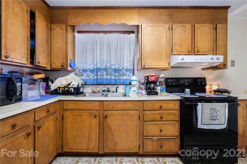 Property image 3 at 802 Athenia Place, Bessemer City, NC 28016