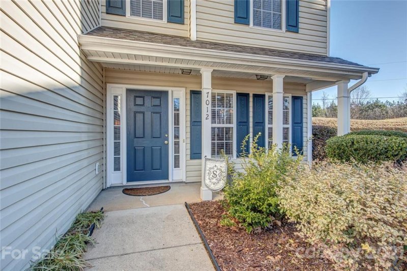 Property image 2 at 7012 Long Run Lane, Charlotte, NC 28216