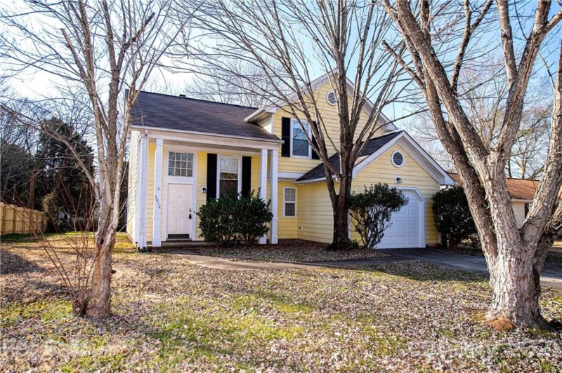 3012 Old House Circle