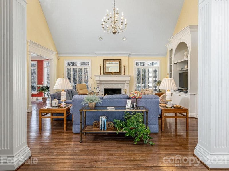 Property image 3 at 37 Tiverton Lane, Asheville, NC 28803