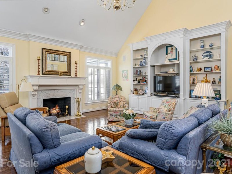 Property image 4 at 37 Tiverton Lane, Asheville, NC 28803