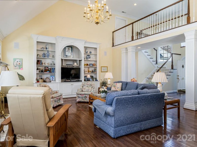 Property image 5 at 37 Tiverton Lane, Asheville, NC 28803