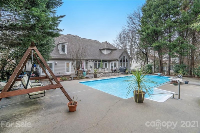 Property image 4 at 5701 Woodridge Court, Concord, NC 28027