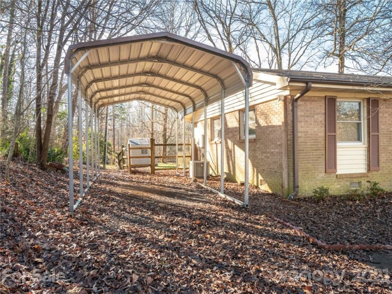 Property image 5 at 924 Claremont Road, Charlotte, NC 28214