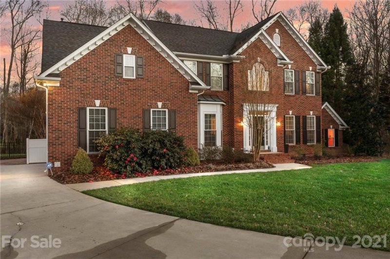 Property image 4 at 10440 Foxdale Court, Charlotte, NC 28277