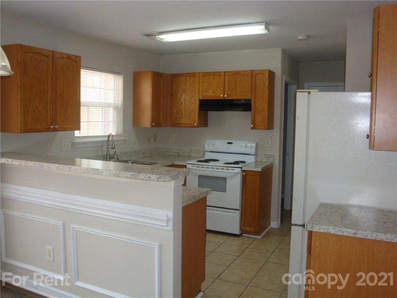 Property image 4 at 5534 Stone Bluff Court, Charlotte, NC 28214