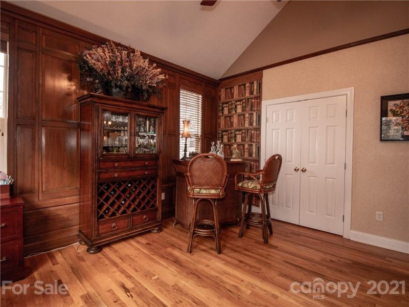 Property image 4 at 102 Silverrod Lane, Asheville, NC 28803