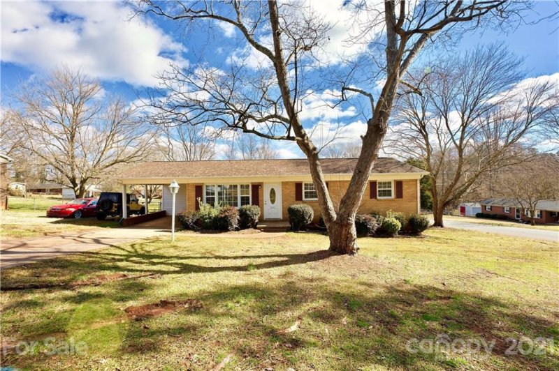 1902 Old English Drive