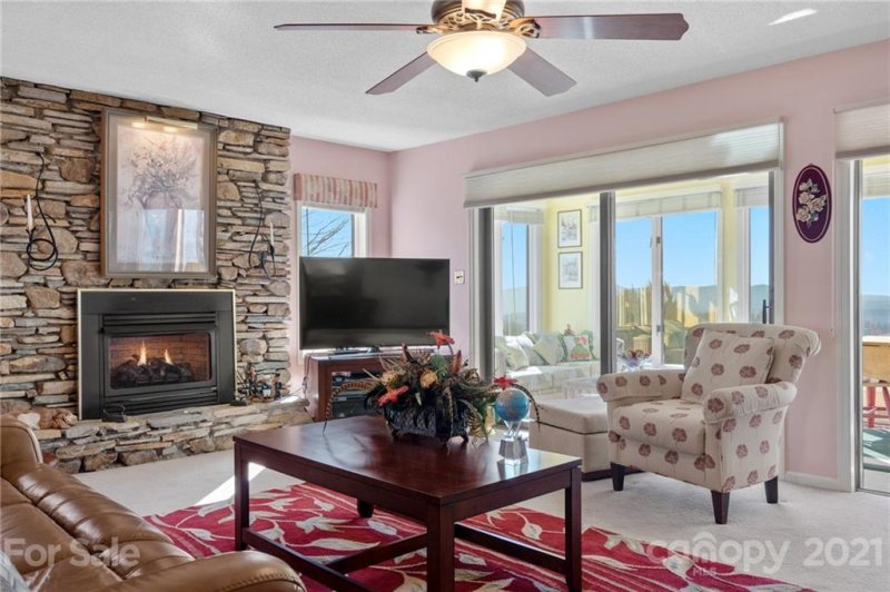 Property image 4 at 1201 Fleetwood Plaza, Hendersonville, NC 28739