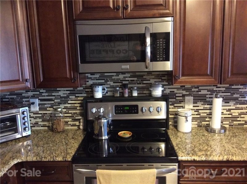 Property image 2 at 111 Fairgate Drive, Statesville, NC 28625