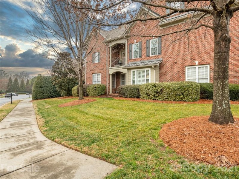 Property image 2 at 11760 Easthampton Circle, Charlotte, NC 28277