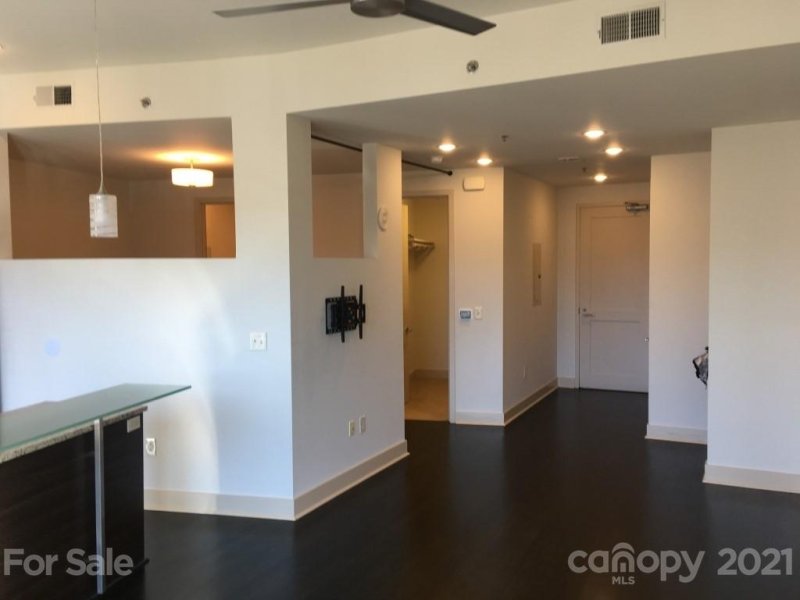 Property image 3 at 1133 Metropolitan Avenue, Charlotte, NC 28204