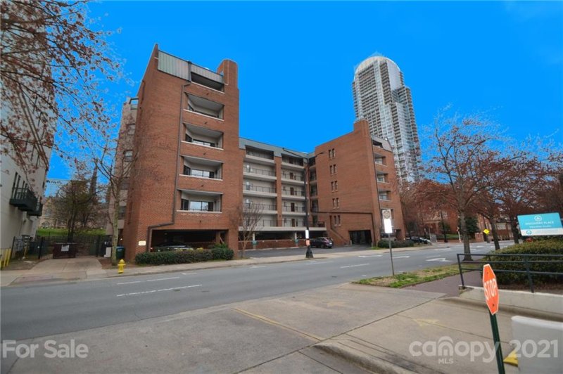 Property image 2 at 224 N Poplar Street, Charlotte, NC 28202