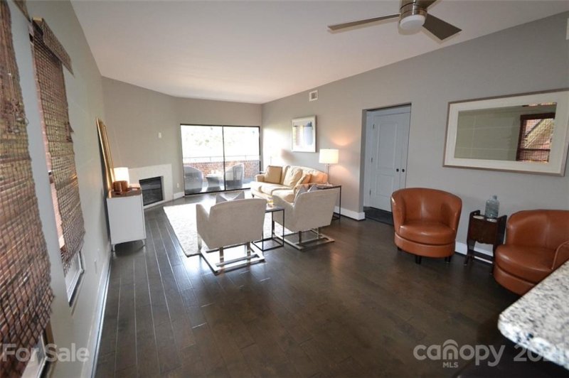 Property image 3 at 224 N Poplar Street, Charlotte, NC 28202