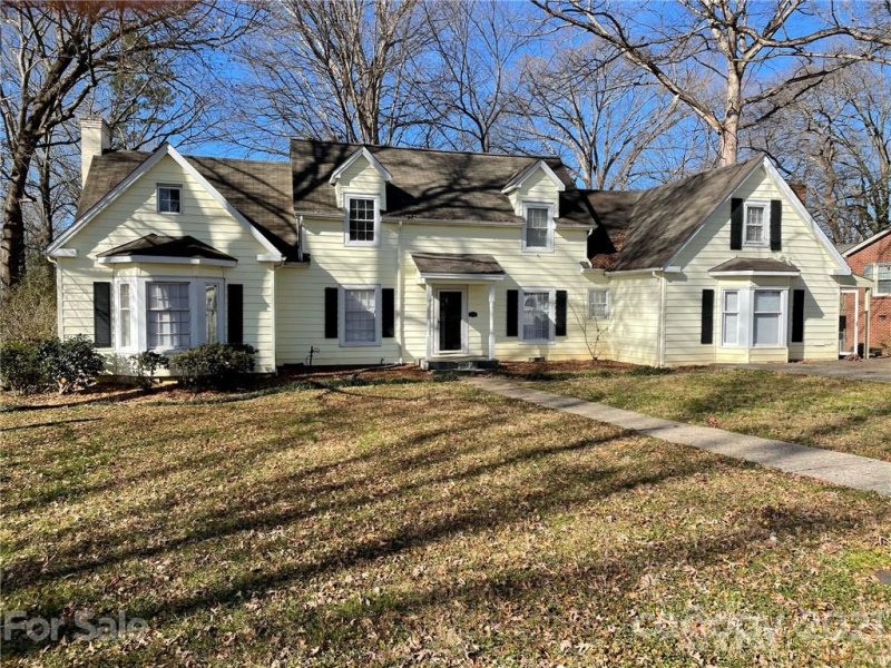 504 Woodside Drive