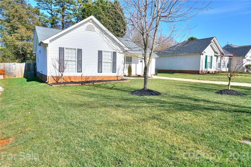 Property image 2 at 1317 Grass Meadows Court, Charlotte, NC 28216